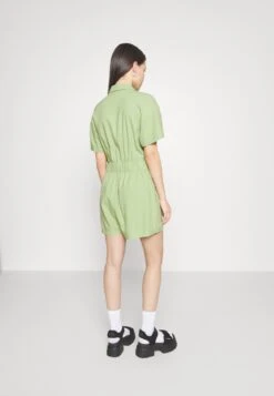 Vero Moda Petite Playsuit - Jumpsuit -Vero Moda 0229908c5a0e4f3a87dfaa2042460de0