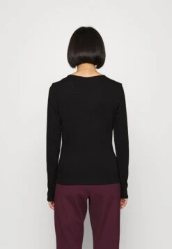 Vero Moda Petite Vmalberte V Neck - Long Sleeved Top - Black -Vero Moda 0956f3ad628146a196f964c1fe764229