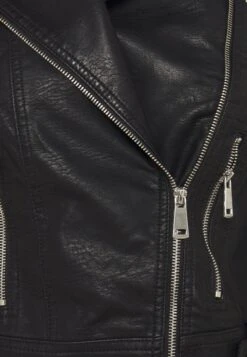 Vero Moda Petite Vmkerriultra Short Jacket - Faux Leather Jacket - Black 14 Vero Moda Petite Vmkerriultra Short Jacket - Faux Leather Jacket - Black -Vero Moda 0b04c71fc13e493b8e0ec9761b9efa9a