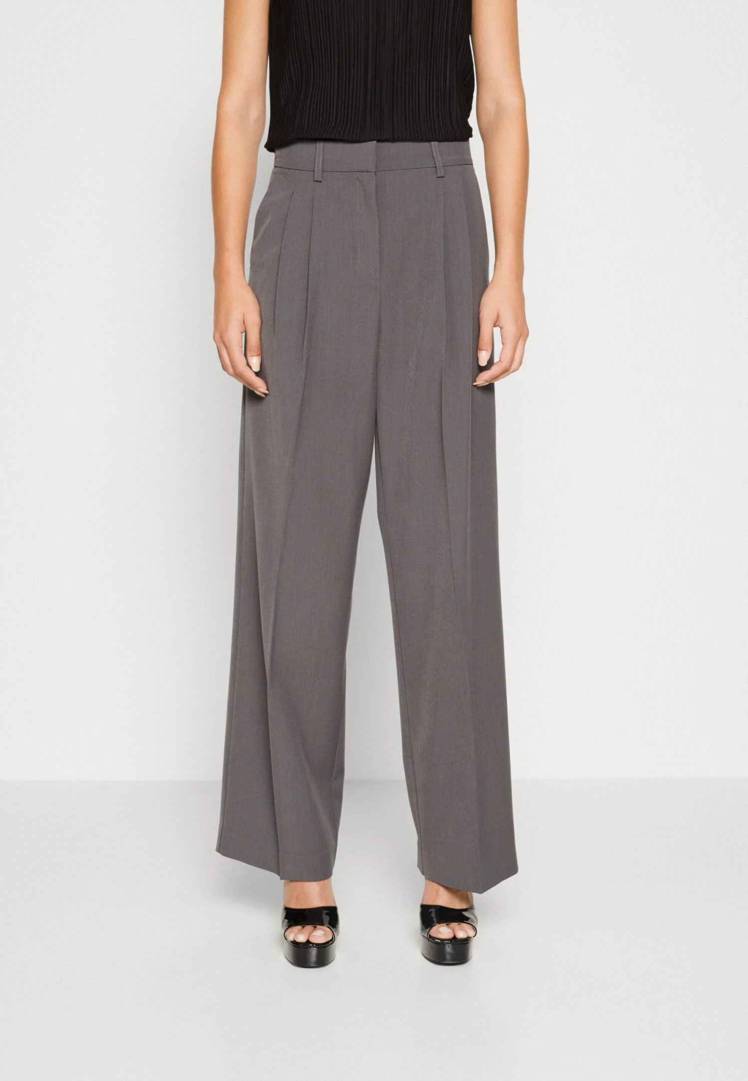 Vero Moda Vmtroian Wide Dad Pant - Trousers - Grey 3 Vero Moda Vmtroian Wide Dad Pant - Trousers - Grey