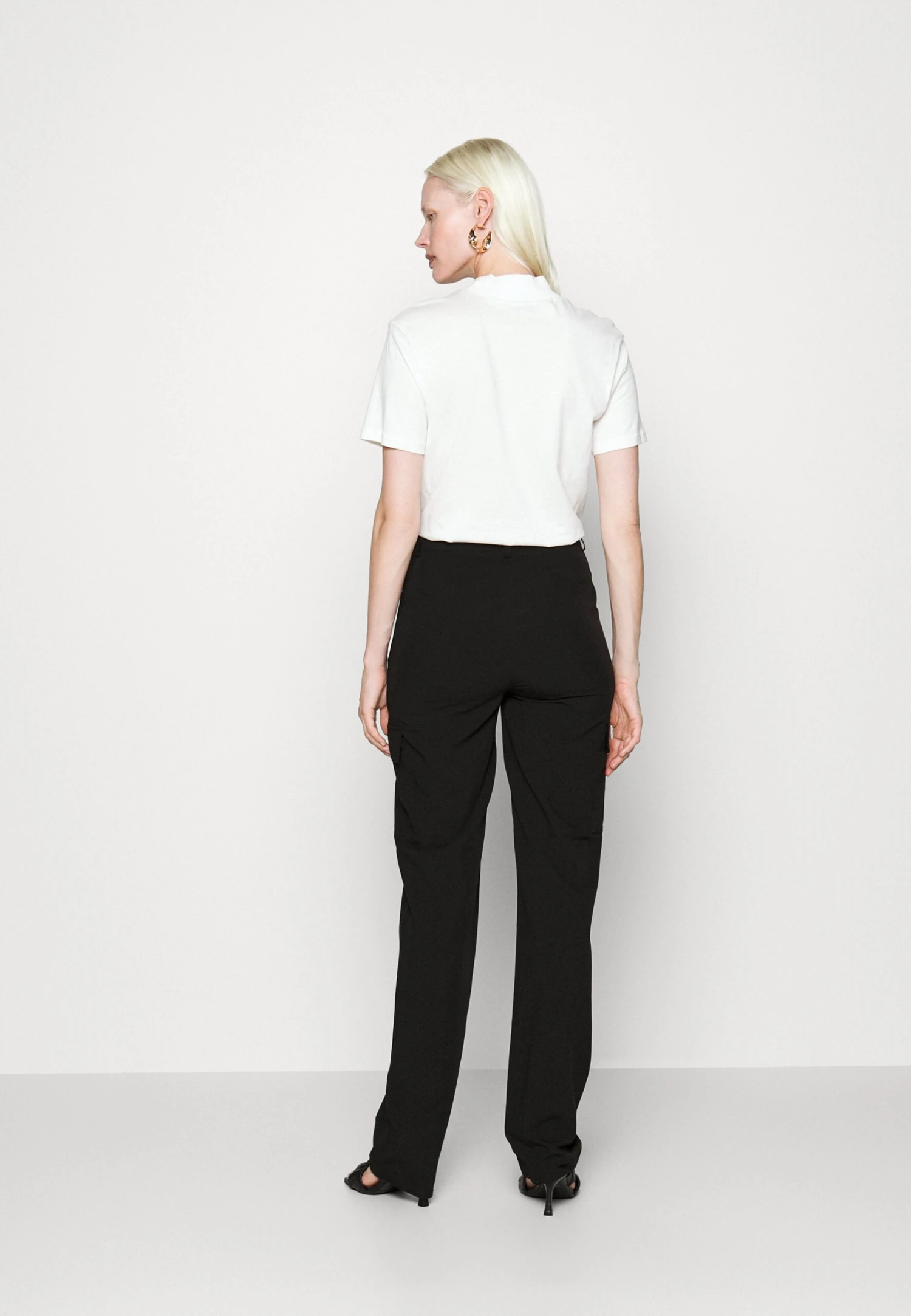 Vero Moda Tall Vmzelda Straight Pant - Cargo Trousers - Black 5 Vero Moda Tall Vmzelda Straight Pant - Cargo Trousers - Black - Image 3