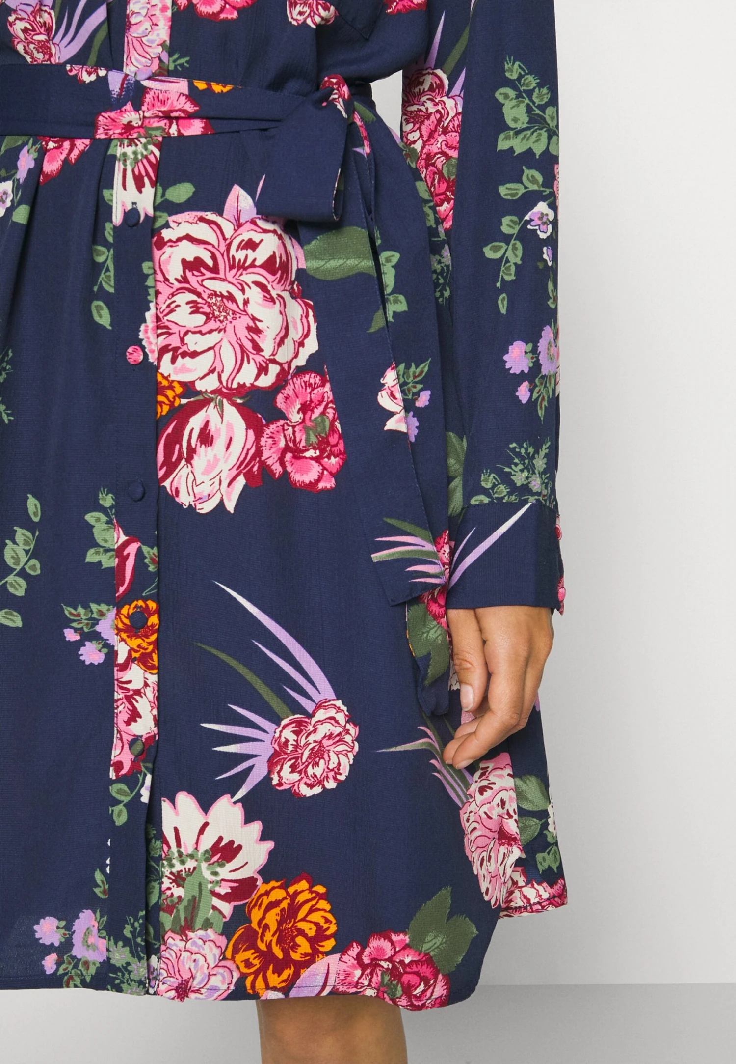 Vero Moda Petite Vmviola Short Shirt Dress - Shirt Dress - Navy Blazer 7 Vero Moda Petite Vmviola Short Shirt Dress - Shirt Dress - Navy Blazer - Image 5