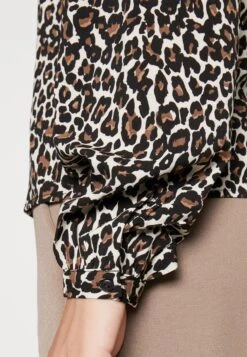 Vero Moda Tall Vmnaja V Neck Pleat - Blouse - Oatmeal/Linea Leo 11 Vero Moda Tall Vmnaja V Neck Pleat - Blouse - Oatmeal/Linea Leo -Vero Moda 0ff7122645b54830a3696c9127ad1d98