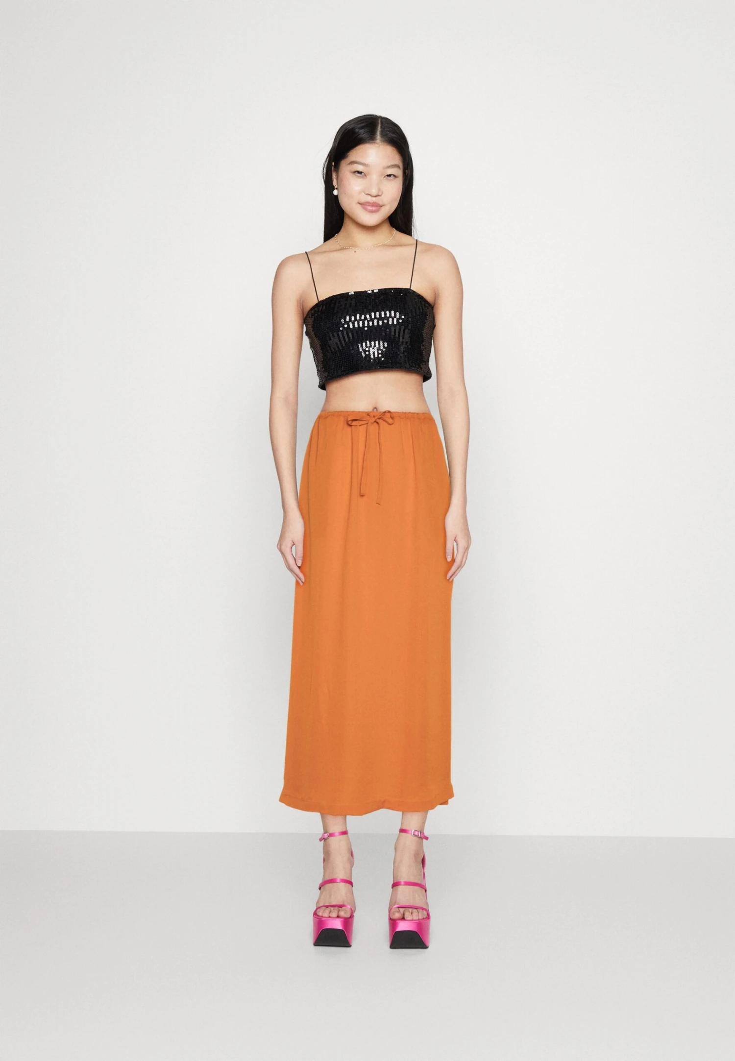 Vmfabiana Long Skirt - Maxi Skirt - Gold-Coloured 4 Vmfabiana Long Skirt - Maxi Skirt - Gold-Coloured - Image 2