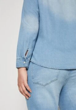 Vero Moda Curve Vmmaria Slim Shirt- Button-Down Blouse - Light Blue Denim -Vero Moda 10c97ad7b56b4925901ccda119104003