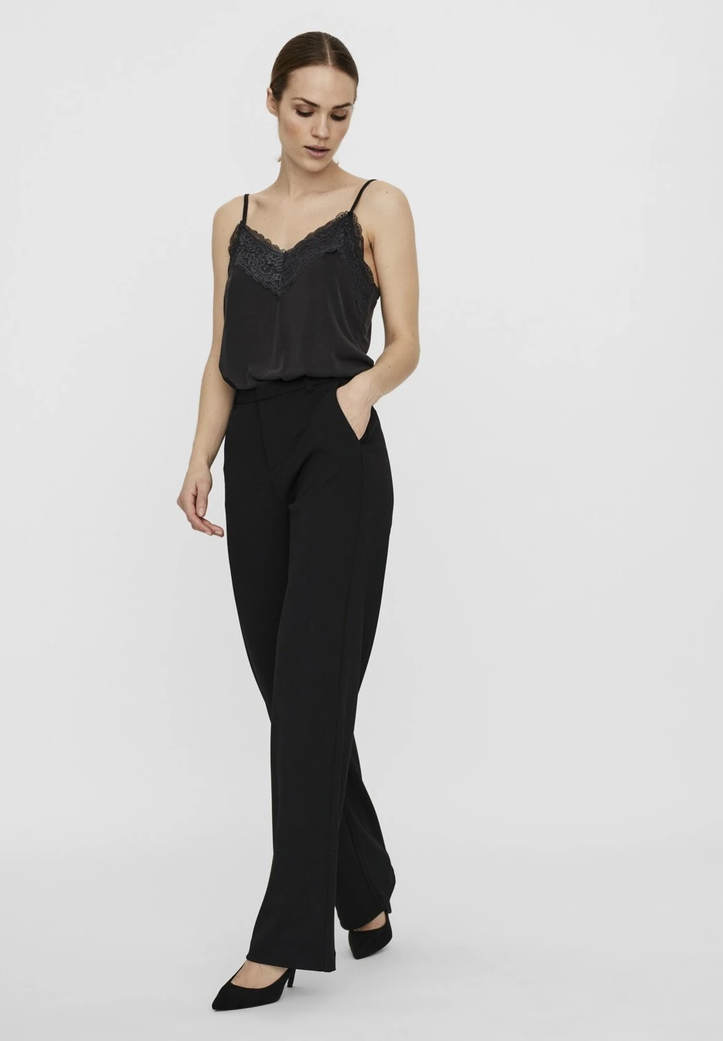 Vero Moda Zamira Straight Noos - Trousers - Black 4 Vero Moda Zamira Straight Noos - Trousers - Black - Image 2