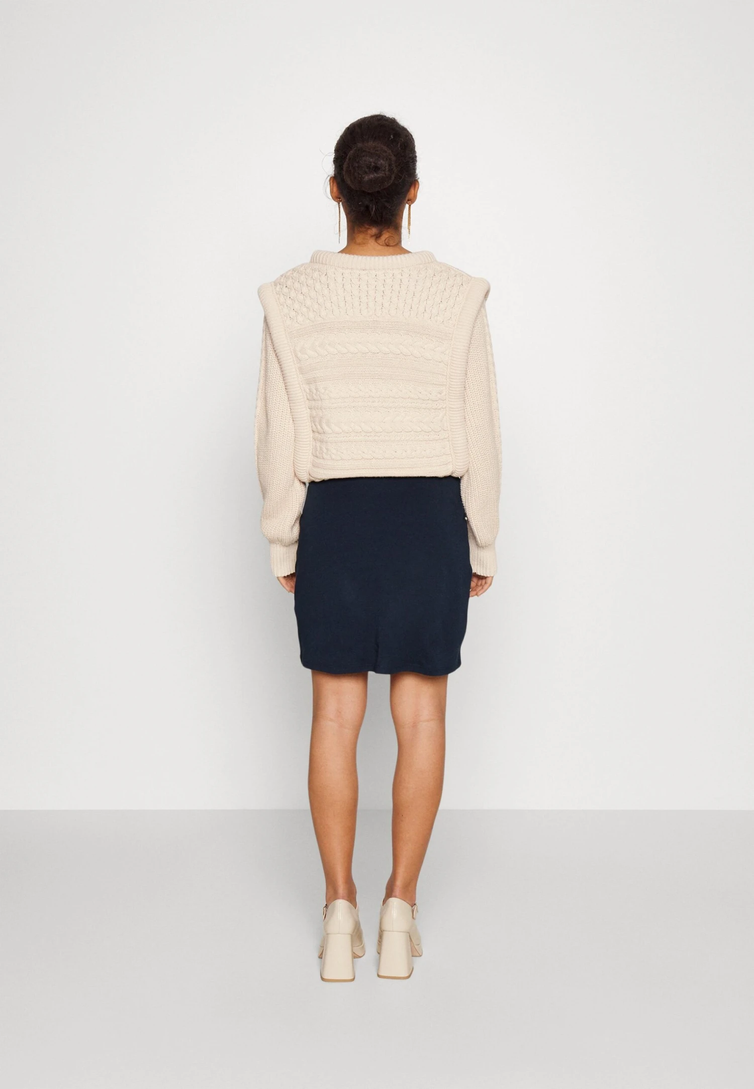 Vero Moda Petite Vmlianna Short Skirt - Pencil Skirt 5 Vero Moda Petite Vmlianna Short Skirt - Pencil Skirt - Image 3