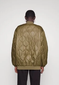 Vero Moda Tall Vmwillowharriet - Bomber Jacket - Capers -Vero Moda 1ff1e7377a394379ae15598b085fabe0