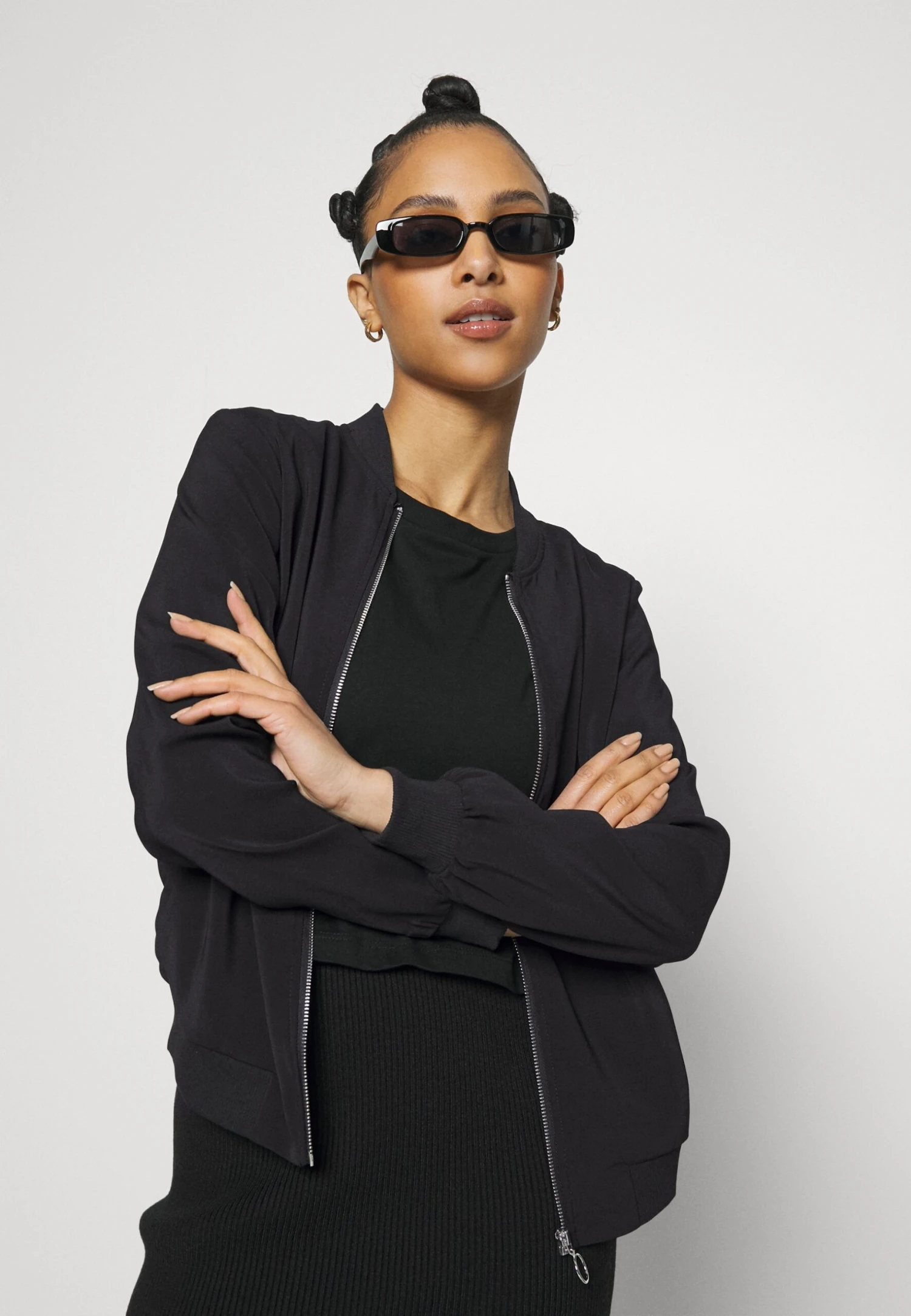 Vero Moda Petite Vmcoco Bomber - Bomber Jacket - Black 6 Vero Moda Petite Vmcoco Bomber - Bomber Jacket - Black - Image 4