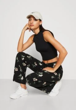 Vero Moda Vmeasy Wide Pant - Trousers - Black -Vero Moda 233372e8927b41de8d1377d90e623bdd