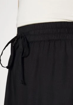 Vero Moda Petite Vmbumpy - Shorts -Vero Moda 24493396d5a84a0ebad1d5daafcae807