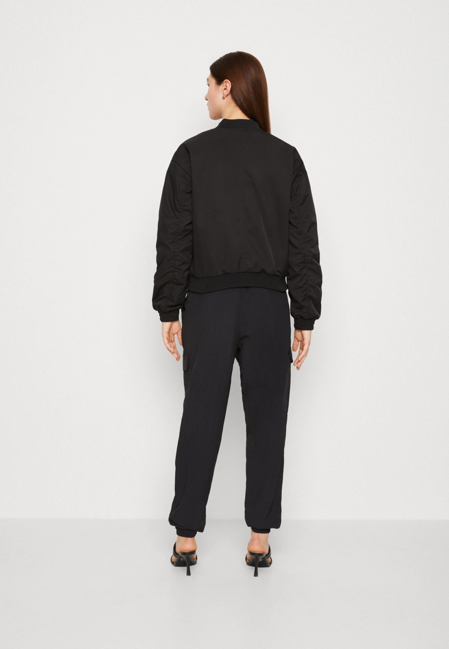Vero Moda Alexa Short Boos - Bomber Jacket - Black 5 Vero Moda Alexa Short Boos - Bomber Jacket - Black - Image 3