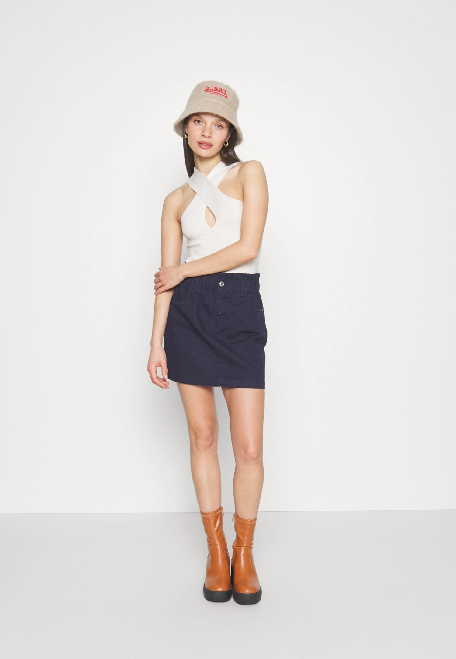 Vero Moda Petite Vmwild Alma Paperbag Skirt - A-Line Skirt - Navy Blazer 4 Vero Moda Petite Vmwild Alma Paperbag Skirt - A-Line Skirt - Navy Blazer - Image 2