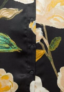 Vero Moda Tall Vmrenee Noa- Button-Down Blouse - Black/Renee -Vero Moda 25953e3b356e4133bbfe7adee5ec4887