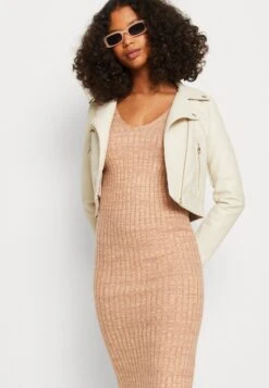 Vero Moda Vmfine Heida Short Jacket - Faux Leather Jacket - Oatmeal/Gold 11 Vero Moda Vmfine Heida Short Jacket - Faux Leather Jacket - Oatmeal/Gold -Vero Moda 26cc77cc78984dbbbe53d056a6fe1fdc