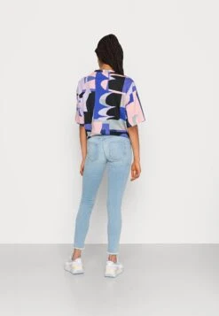 Vero Moda Vmpeach- Jeans Skinny Fit - Light Blue Denim -Vero Moda 2c3e41e8c1504f3c9a9607b2a07f8a31