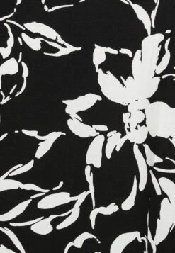 Vero Moda Petite Vmritaava Top - Print T-Shirt - Black/Polliana -Vero Moda 2ed3ac787ac049649668539398b9f66a