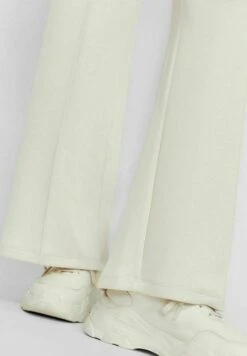 Vero Moda Trousers - Moonbeam 13 Vero Moda Trousers - Moonbeam -Vero Moda 31845ceead98429fb147acb034ba03bb