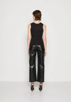 Vero Moda Vmrosa V Neck - Top - Black -Vero Moda 341c3bfc092643f38f2e9b8647a751a7