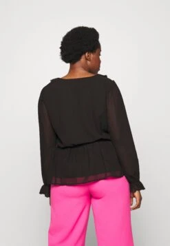 Vero Moda Curve VmcnolaV Neck - Blouse -Vero Moda 3667a84eff5348229edc46147822334e