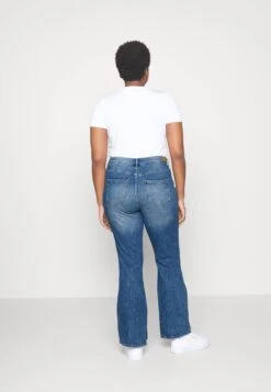 Vero Moda Curve Vmselma Flared Slit - Bootcut Jeans - Medium Blue Denim -Vero Moda 39ced13cd98241c484cce617486bb847