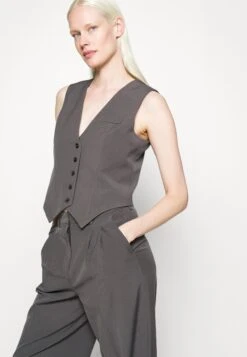 Vero Moda Tall Vmtroian Tailored Vest - Waistcoat - Grey -Vero Moda 40379b685286404fa3d610b338ee652d