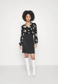 Vero Moda Petite Vmeasy Volume Top- Blouse - Black Aop/Sandy Black -Vero Moda 49b6b07888bc4fbbad2cc7920c05a4e7