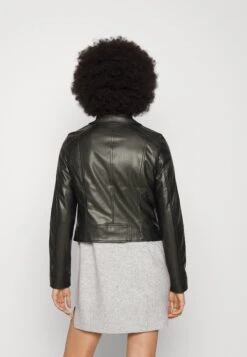 Vero Moda Vmbella Annabel Short Coated- Faux Leather Jacket - Black -Vero Moda 4b705eca17874cacb170e564dee80a24
