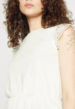 Vero Moda Tall Vmcaia- Top - Snow White -Vero Moda 4ec7ffa4eef44f5b8d97dcc7afb06346