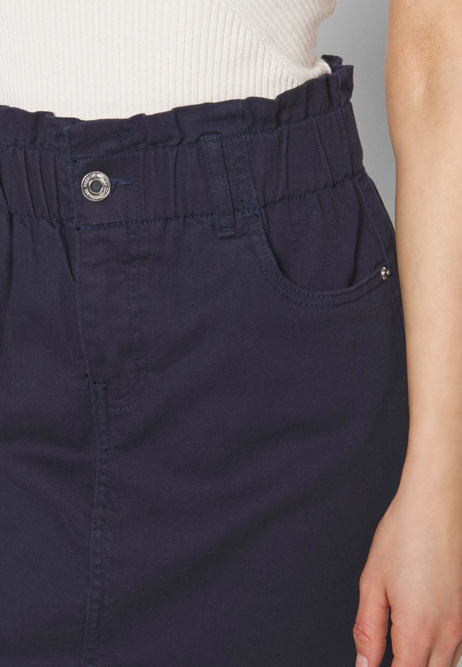 Vero Moda Petite Vmwild Alma Paperbag Skirt - A-Line Skirt - Navy Blazer 9 Vero Moda Petite Vmwild Alma Paperbag Skirt - A-Line Skirt - Navy Blazer - Image 7