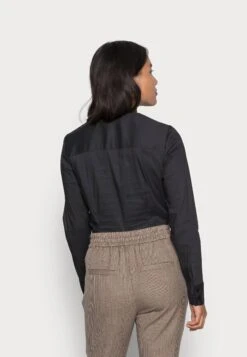 Vero Moda Petite Vmlady String - Button-Down Blouse -Vero Moda 4fcd5b65d1d847e4b884fbf040843dc1