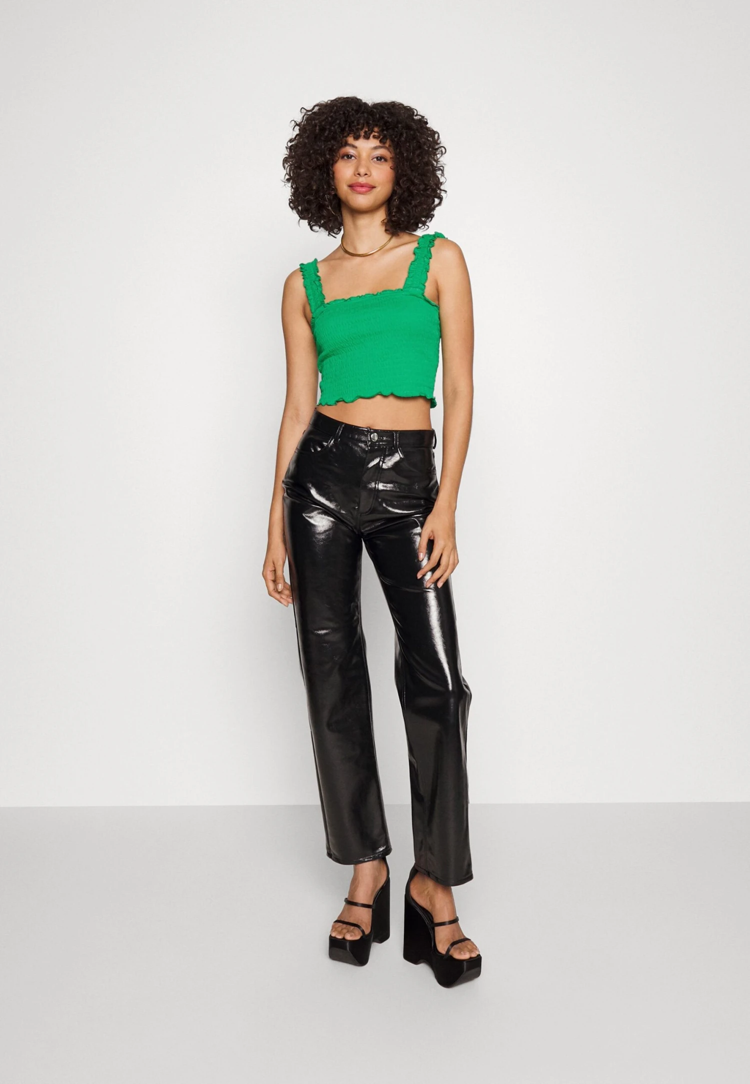Vero Moda Vmmedosiabel Crop - Top - Bright Green 4 Vero Moda Vmmedosiabel Crop - Top - Bright Green - Image 2