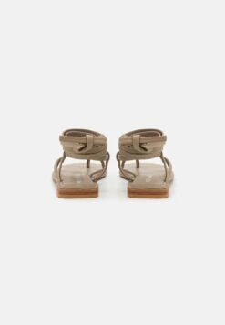 Vero Moda Vmstrap- T-Bar Sandals - Brown 11 Vero Moda Vmstrap- T-Bar Sandals - Brown -Vero Moda 54658f3f41b647b8943ab620bf1f96ef