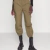 Vero Moda Tall Vmtimmikay Pant - Cargo Trousers - Capers -Vero Moda 603f4066fc7444e794cc592231e1cab3