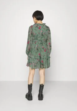 Vero Moda Petite Vmrosa V Neck Short Dress- Day Dress - Laurel Wreath -Vero Moda 66ac55e11b444aad9228745cd5ab4e20