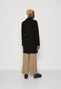 Vero Moda PopNoos - Short Coat - Black -Vero Moda 67d89f7bfa9644058c940a0948bb24e2