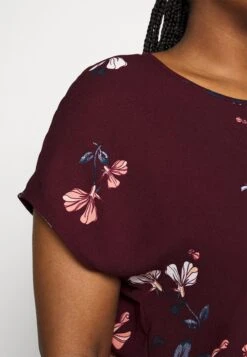 Vero Moda Curve Vmhallie New - Print T-Shirt - Winetasting -Vero Moda 6890fb7937e247b8bcb7e968ed77afe7