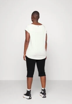 Vero Moda Curve Vmruna Seven Knickers - Denim Shorts - Black -Vero Moda 6c385cb118f34ad7b364c86801906daf