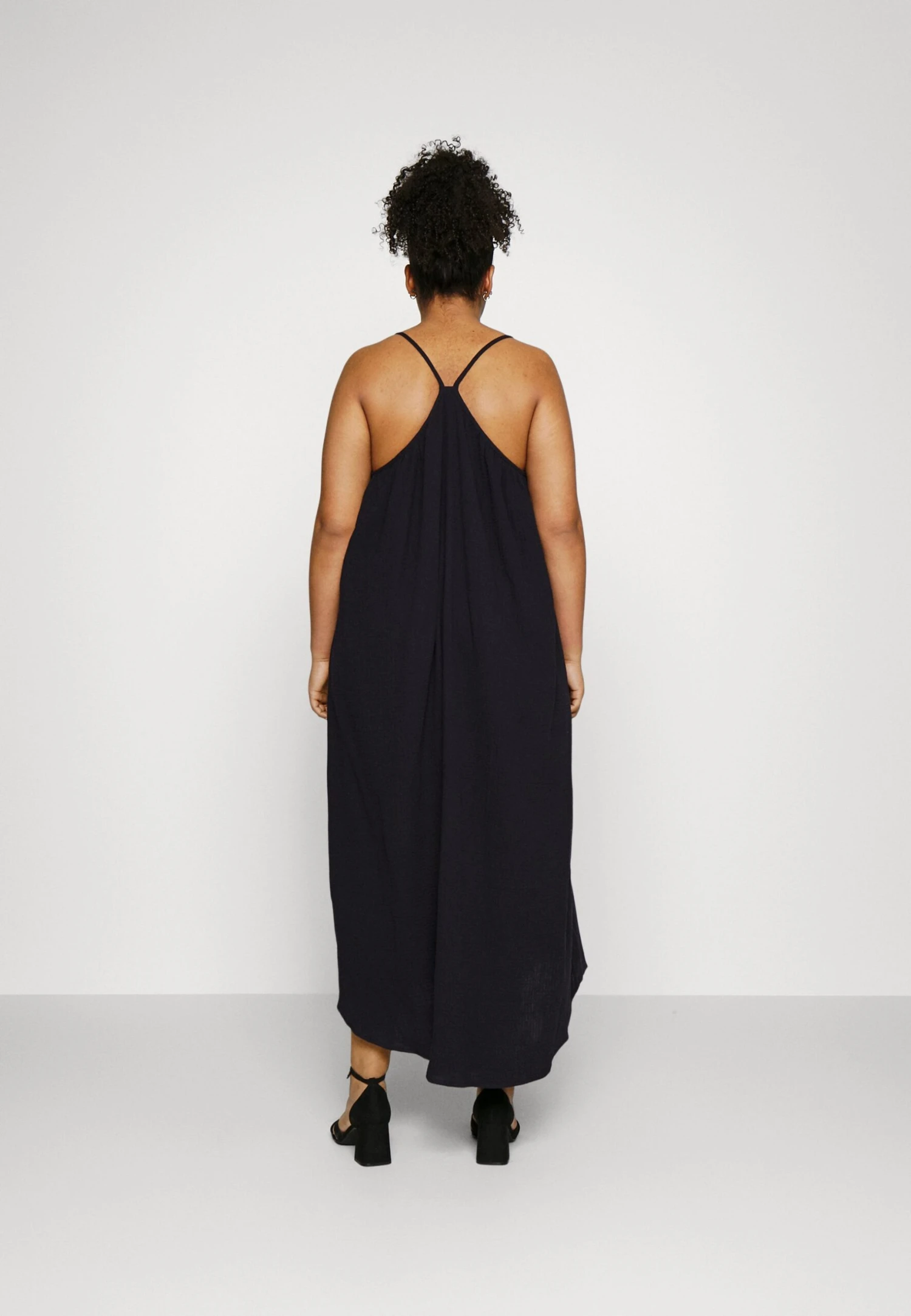 Vero Moda Curve Vmnatali Nia Singlet 7/8 Dress Wvn Cur - Day Dress 5 Vero Moda Curve Vmnatali Nia Singlet 7/8 Dress Wvn Cur - Day Dress - Image 3
