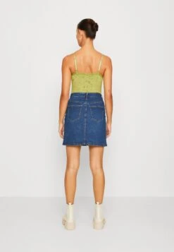 Vero Moda Vmpetra Short Skirt - Denim Skirt - Medium Blue Denim -Vero Moda 6d9af62361ed408a81d4af9677754402