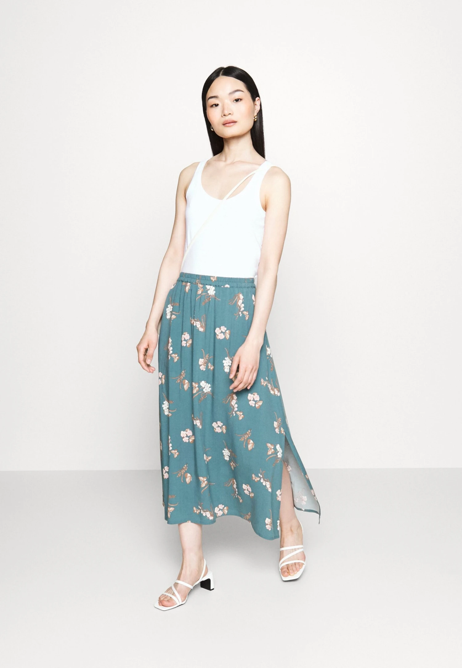 Vero Moda Petite Vmeasy Skirt - A-Line Skirt 4 Vero Moda Petite Vmeasy Skirt - A-Line Skirt - Image 2