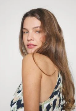 Vero Moda Petite Vmjenny Halter Dress - Maxi Dress - Navy Blazer/Mette 13 Vero Moda Petite Vmjenny Halter Dress - Maxi Dress - Navy Blazer/Mette -Vero Moda 6e0e62eab40d4b27b48918301424175b