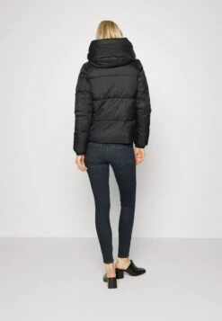 Vero Moda Tall Vmupsala Jacket - Winter Jacket - Black 9 Vero Moda Tall Vmupsala Jacket - Winter Jacket - Black -Vero Moda 6eee424bcf474e58b283099701981212