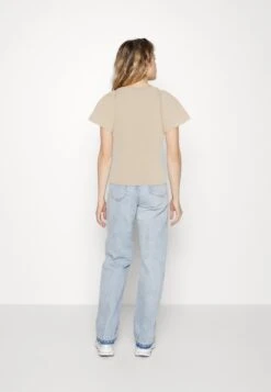 Vero Moda Vmginny V Neck - Basic T-Shirt 10 Vero Moda Vmginny V Neck - Basic T-Shirt -Vero Moda 71a2eadd746c4a26a5b38938e4796a4e