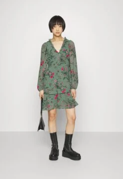 Vero Moda Petite Vmrosa V Neck Short Dress- Day Dress - Laurel Wreath -Vero Moda 724779fd23eb458aa7a1fd885b4a6533