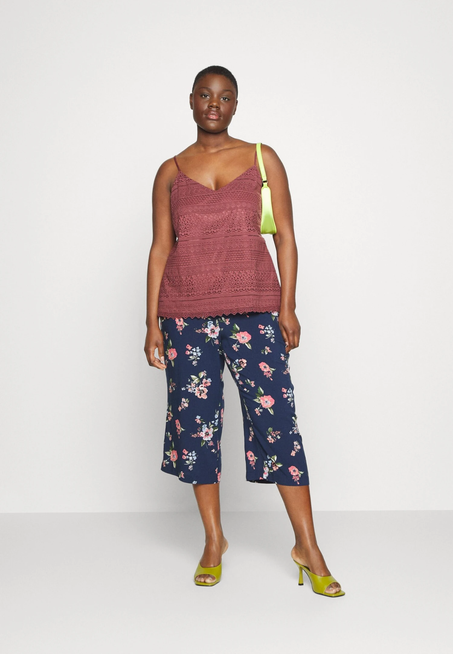 Vero Moda Curve Singlet - Top - Rose Brown 4 Vero Moda Curve Singlet - Top - Rose Brown - Image 2