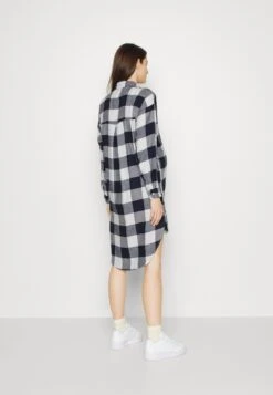 Vmmkelly Oversize Shirt - Blouse - Navy/White 10 Vmmkelly Oversize Shirt - Blouse - Navy/White -Vero Moda 7420ab53718549e9acada609c5ab75d7