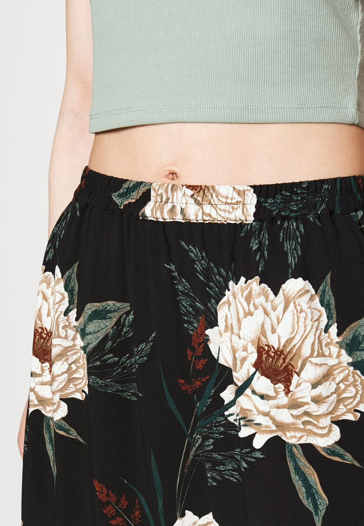 Vero Moda Petite Vmeasy Skirt - A-Line Skirt - Black 8 Vero Moda Petite Vmeasy Skirt - A-Line Skirt - Black - Image 6