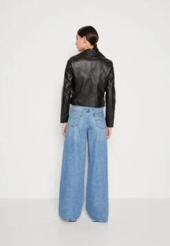 Vero Moda Vmnicole Short Coated Jacket - Faux Leather Jacket - Black -Vero Moda 7934a26ebd3144ad9b51be03af5d6efb