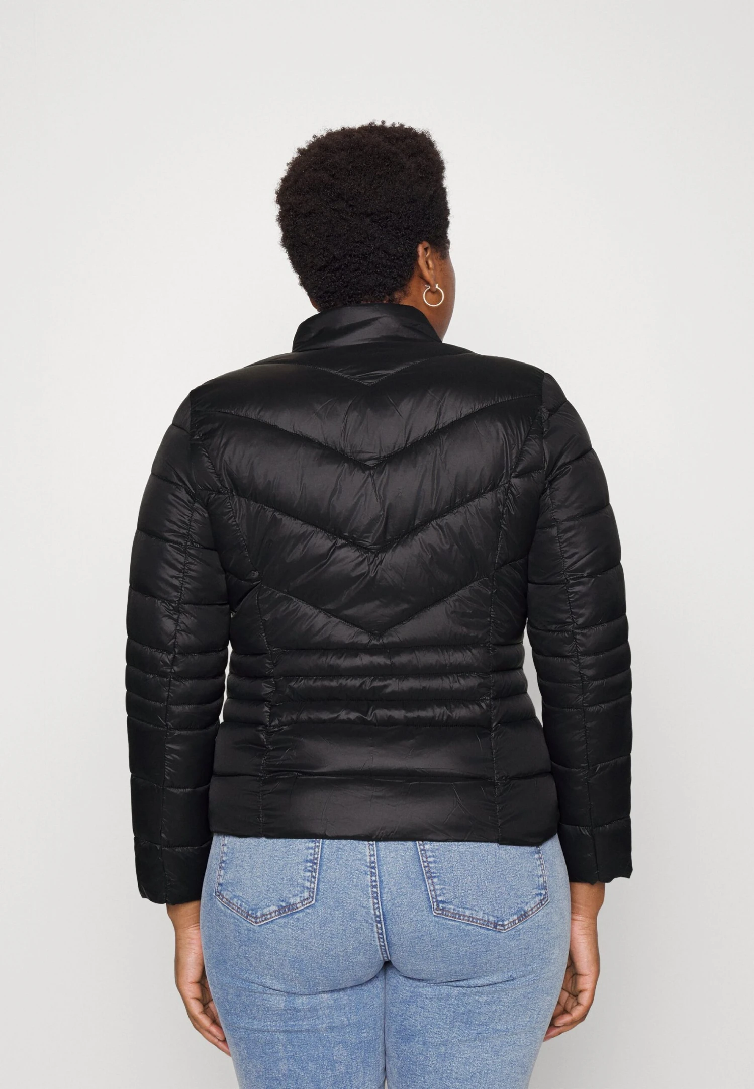 Vero Moda Curve Vmsorayasiv Short Jacket - Light Jacket 5 Vero Moda Curve Vmsorayasiv Short Jacket - Light Jacket - Image 3